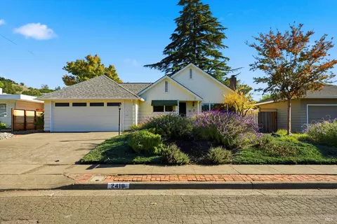 2410 Mendota Way NE, Santa Rosa, CA 95404