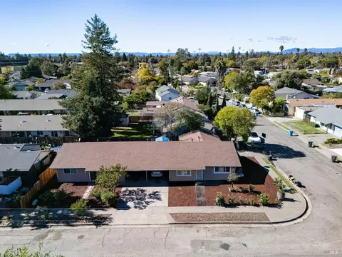 2597 Northcoast St, Santa Rosa, CA 95403