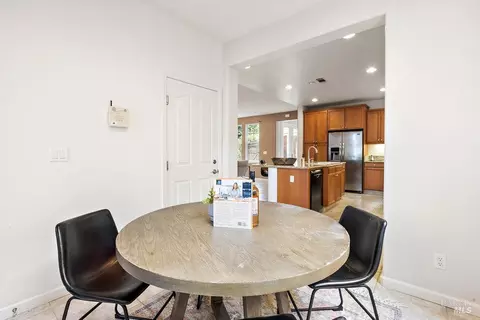 Dining - 310 Sundance Ave, Vallejo, CA 94592 photo 3 of 3