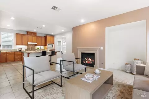 Living - 310 Sundance Ave, Vallejo, CA 94592 photo 2 of 2