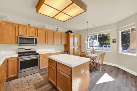 Kitchen - 800 Alexander Dr, Dixon, CA 95620 photo 1 of 9