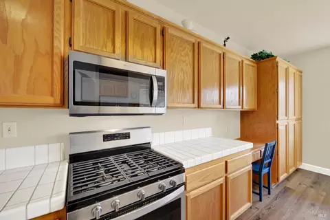 Kitchen - 800 Alexander Dr, Dixon, CA 95620 photo 9 of 9