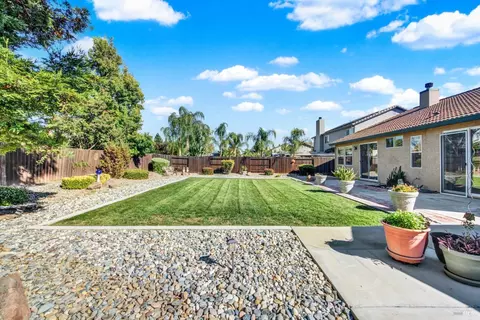 Exterior - 800 Alexander Dr, Dixon, CA 95620 photo 21 of 23