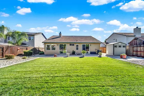 Exterior - 800 Alexander Dr, Dixon, CA 95620 photo 18 of 23