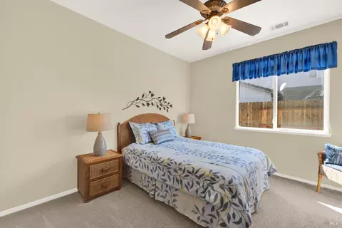 Bedroom - 800 Alexander Dr, Dixon, CA 95620 photo 1 of 5