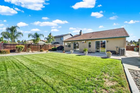 Exterior - 800 Alexander Dr, Dixon, CA 95620 photo 19 of 23