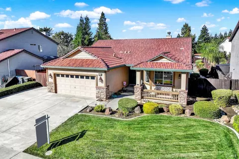 800 Alexander Dr, Dixon, CA 95620