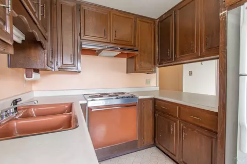 Kitchen - 125 Acacia Way, Vallejo, CA 94591 photo 10 of 11