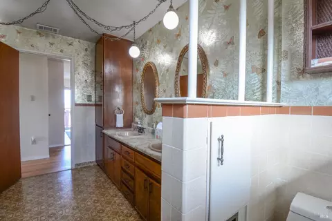 Bath - 125 Acacia Way, Vallejo, CA 94591 photo 2 of 8