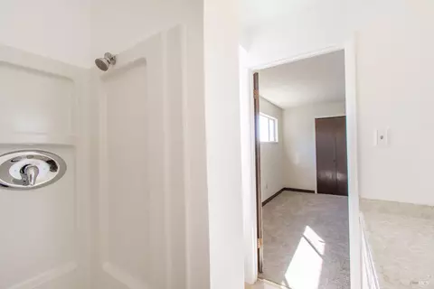 Bath - 125 Acacia Way, Vallejo, CA 94591 photo 7 of 8