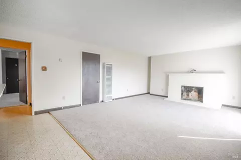 Living - 125 Acacia Way, Vallejo, CA 94591 photo 6 of 9