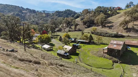 7420 Eastside Potter Valley Rd, Ukiah, CA 95482