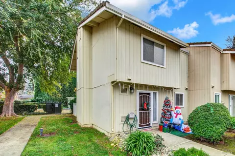 160 Arcadia Dr, Vacaville, CA 95687
