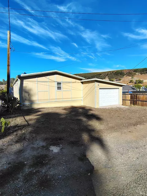 15970 Davis Ave, Clearlake, CA 95422 photo 2