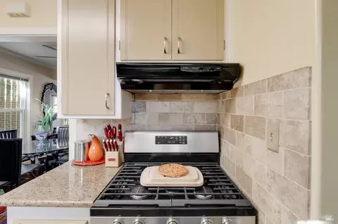 Kitchen - 2115 Georgia St, Vallejo, CA 94590 photo 4 of 5