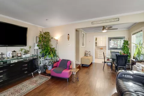 Living - 2115 Georgia St, Vallejo, CA 94590 photo 3 of 5