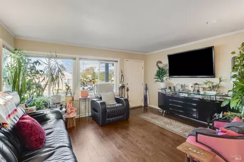 Living - 2115 Georgia St, Vallejo, CA 94590 photo 5 of 5