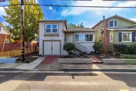 Exterior - 2115 Georgia St, Vallejo, CA 94590 photo 4 of 11