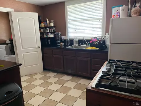 899 Taylor St, Fairfield, CA 94533 photo 8