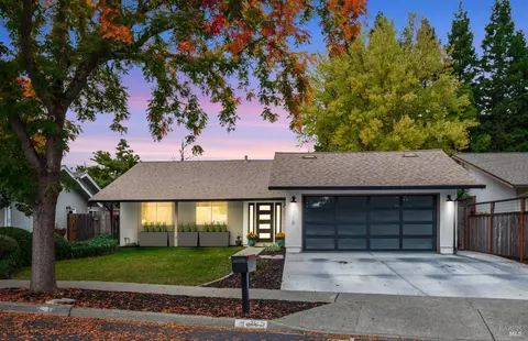 2518 Vine Hill Dr, Napa, CA 94558