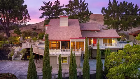 66 Martinez Ct, Novato, CA 94945