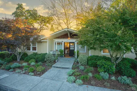 429 Moll Ct, Sonoma, CA 95476