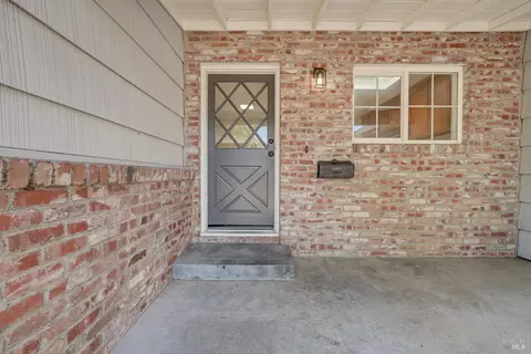 621 W D St S, Dixon, CA 95620 photo 5