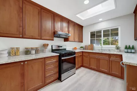 621 W D St S, Dixon, CA 95620 photo 4