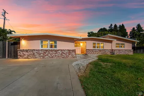 366 Peach Tree Ave, Vacaville, CA 95688