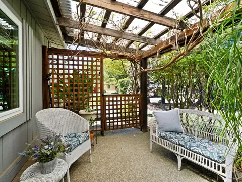 2 La Canada Ct, Saint Helena, CA 94574