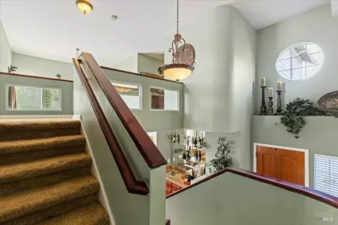 Entry Way - 181 Polaris Ct, Vallejo, CA 94591 photo 2 of 4