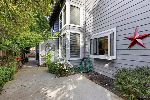Exterior - 181 Polaris Ct, Vallejo, CA 94591 photo 10 of 10