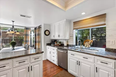 Kitchen - 181 Polaris Ct, Vallejo, CA 94591 photo 2 of 4