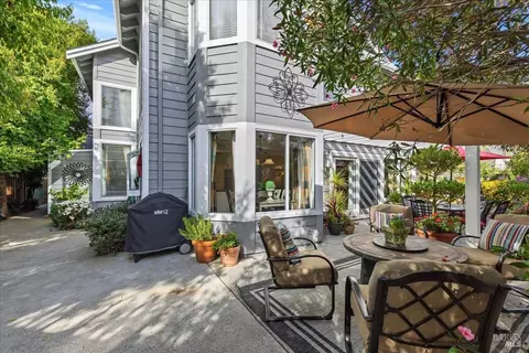 Exterior - 181 Polaris Ct, Vallejo, CA 94591 photo 9 of 10
