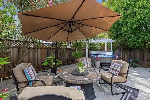Exterior - 181 Polaris Ct, Vallejo, CA 94591 photo 7 of 10