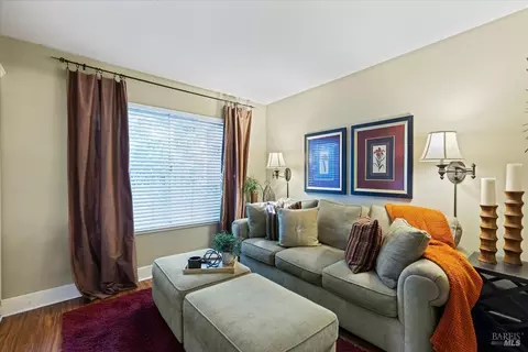 Living - 181 Polaris Ct, Vallejo, CA 94591 photo 5 of 5