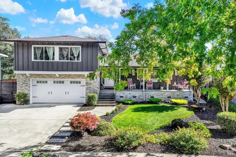 1008 Dellbrook Dr, Napa, CA 94558