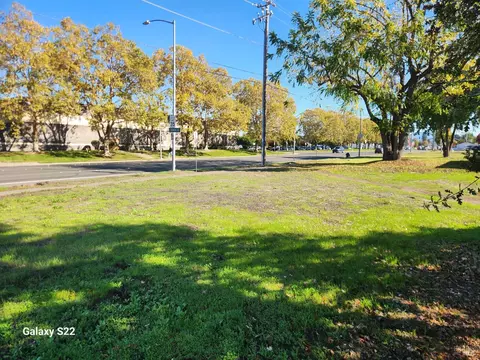 2100 Sebastopol Rd, Santa Rosa, CA 95407