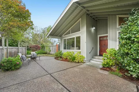 5305 Oak Meadow Dr, Santa Rosa, CA 95401