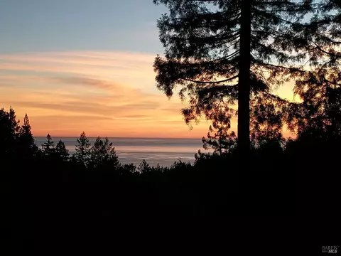 38120 Ocean Ridge Dr, Gualala, CA 95445