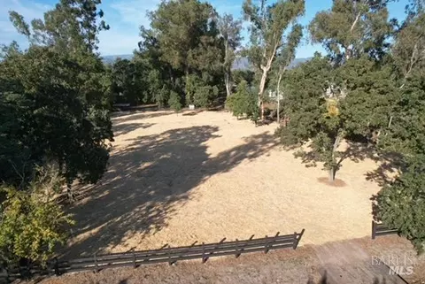 530 Peru Rd, Sonoma, CA 95476
