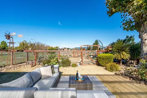Exterior - 505 E Railroad Ave, Cotati, CA 94931 photo 13 of 27