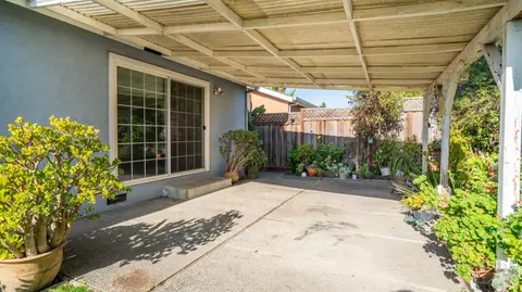 Exterior - 1300 Pacific Ave, Petaluma, CA 94954 photo 6 of 8