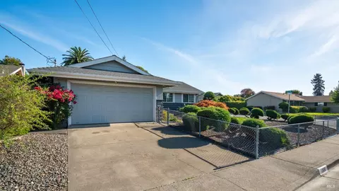 Exterior - 1300 Pacific Ave, Petaluma, CA 94954 photo 2 of 8