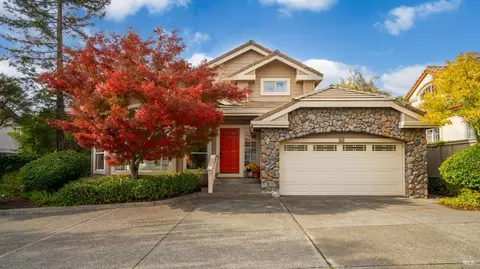 63 Windsor Ln, Petaluma, CA 94952