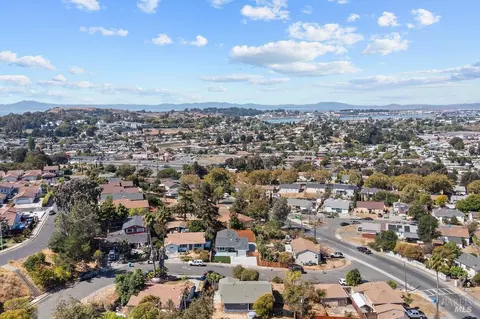 View/Area - 121 La Brea St, Vallejo, CA 94591 photo 2 of 4