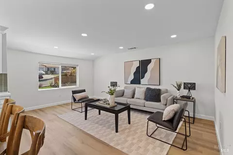 Living - 121 La Brea St, Vallejo, CA 94591 photo 1 of 3