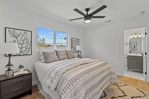 Bedroom - 121 La Brea St, Vallejo, CA 94591 photo 5 of 5