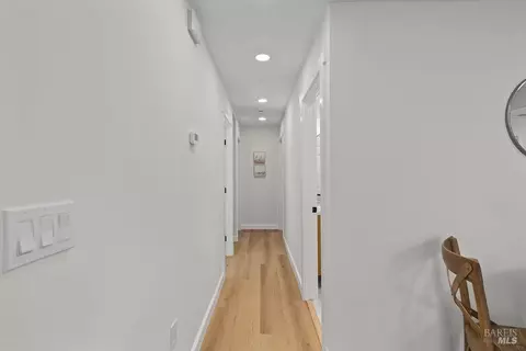 Entry Way - 121 La Brea St, Vallejo, CA 94591 photo 1 of 1