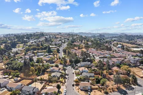 View/Area - 121 La Brea St, Vallejo, CA 94591 photo 3 of 4